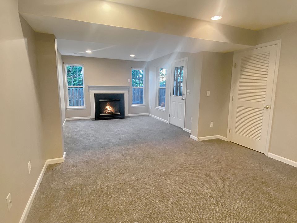 1st image of 104 Pittman Ct