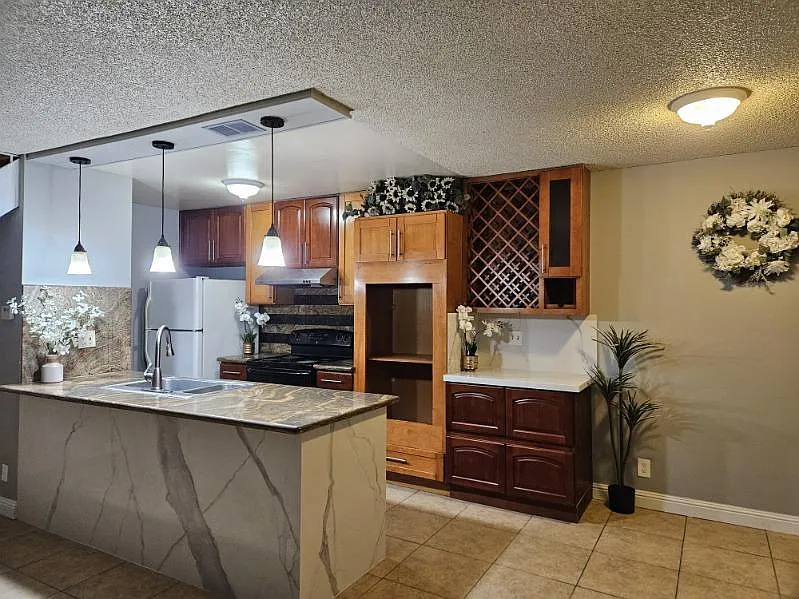 4426 La Cresta Way APT 3 photo 1