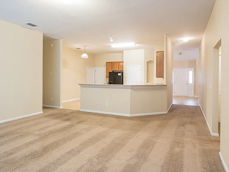 9225 Hawks Run Ln — Photo 4