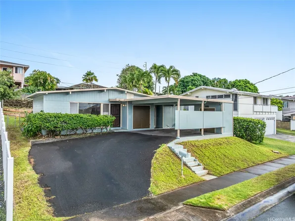 1427 Puanakau St, Honolulu, HI 96818