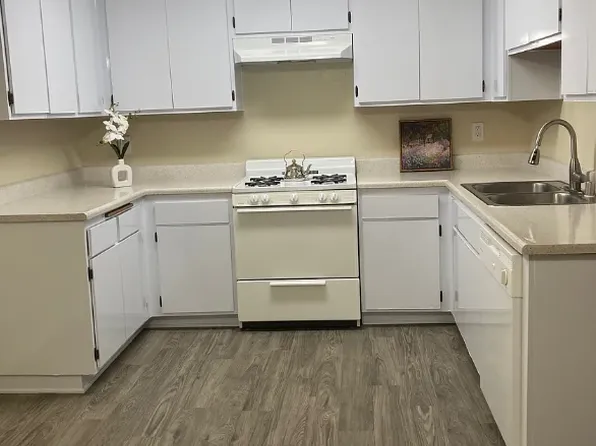 Tujunga, 277 W Tujunga Ave #279-M, Burbank, CA 91502