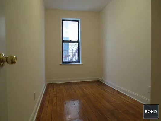 Rented by Bond New York | media 27