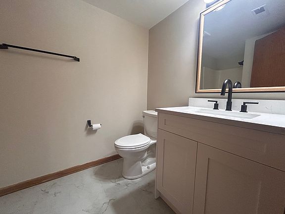 2nd image of 10 Joyce Ct