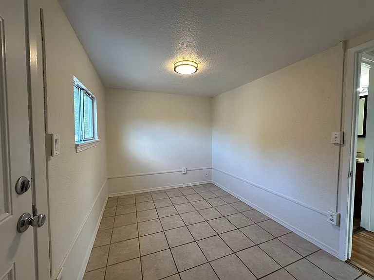 809 Willard Ave — Photo 10