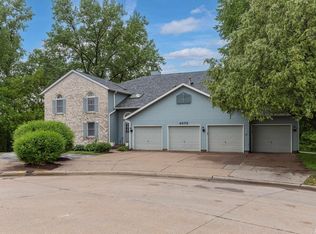 4675 Kynnelworth Dr APT 301, Bettendorf, IA