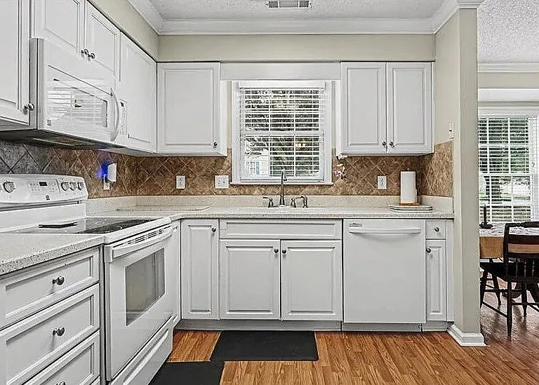 5520 Cornerstaff Dr — Photo 3