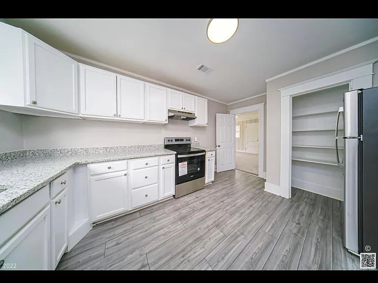 220 Ellis St — Photo 13