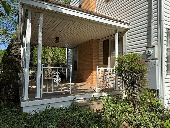 2nd image of 220 N Washington St