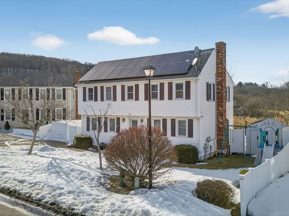 31 Rainbow Dr, Haverhill, MA 01835