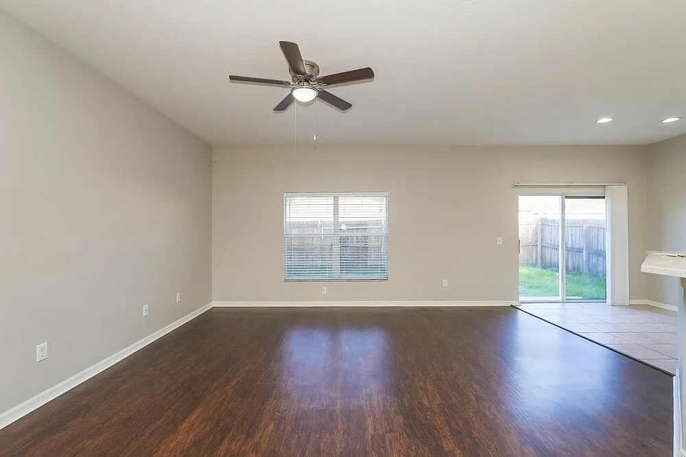 3 bed, 2.0 bath, 1530 sqft, $2,310 — Photo 4