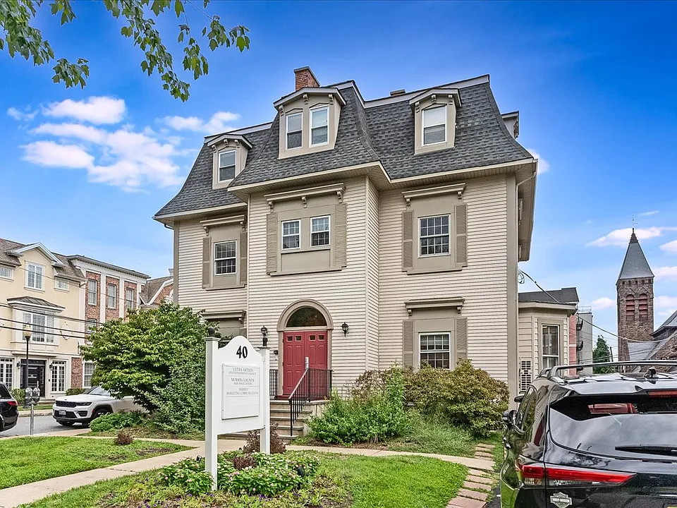 40 Maple Ave #2