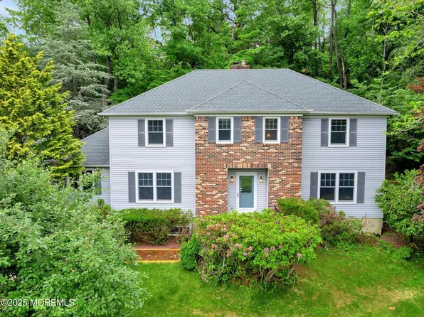 9 Berkshire Court, Holmdel, NJ 07733