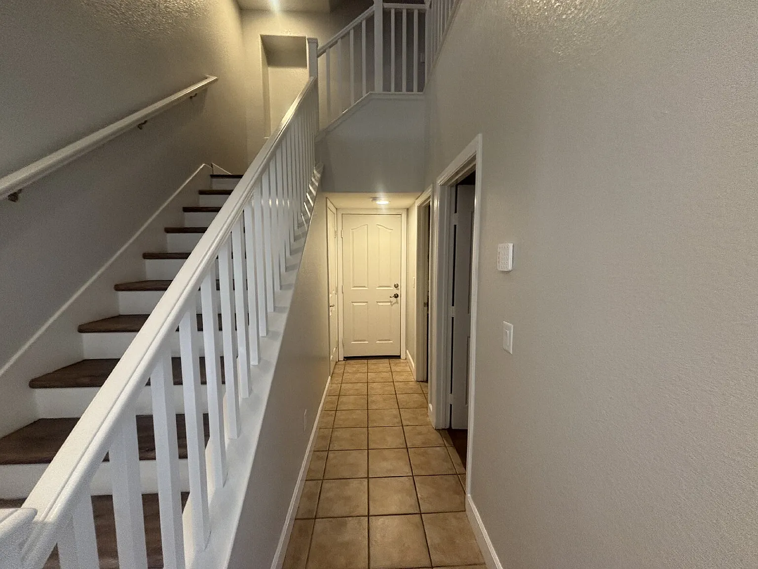 3 bed, 3.5 bath, 1791 sqft, $2,394 — Photo 3