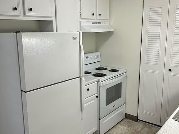 5th image of 919 U St APT A