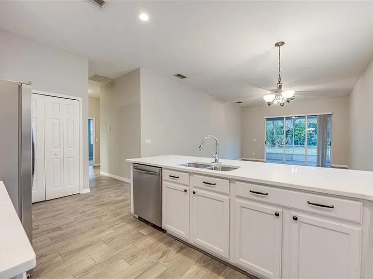 1175 Chessington Cir — Photo 8