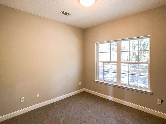 5th image of 70 Maggie Ln