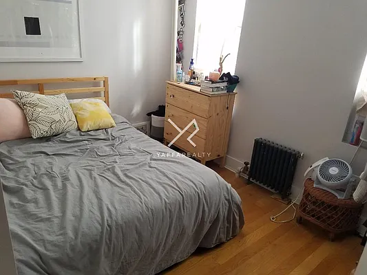 Rented by Yaffa Realty LLC | media 14