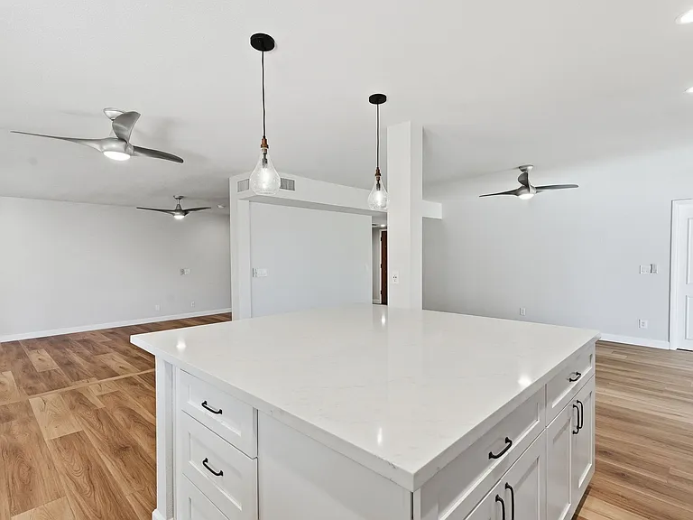 2610 S Fairfield Dr — Photo 10