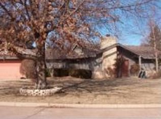 3 Fleetwood Dr, Winfield, KS 67156