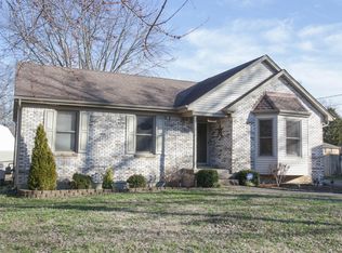8307 Chel Ct, Louisville, KY 40219