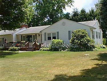 1st image of 1300 Waverly Dr