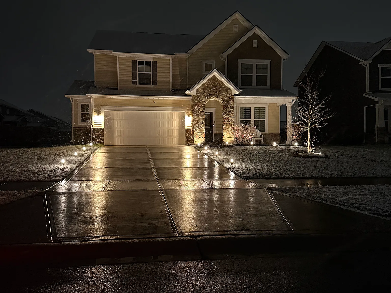 3 bed, 2.5 bath, 2381 sqft, $2,500 — Photo 1