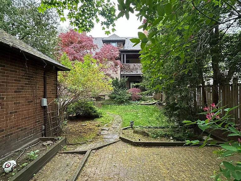 19 Glengrove Ave E #BSMT — Photo 5