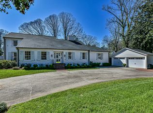 2018 Sharon Rd, Charlotte, NC 28207