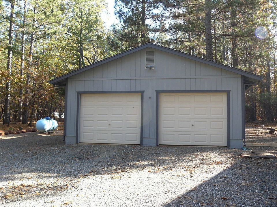    2 car detached garage