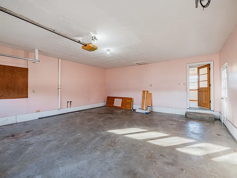 5700 Normal Blvd — Photo 35