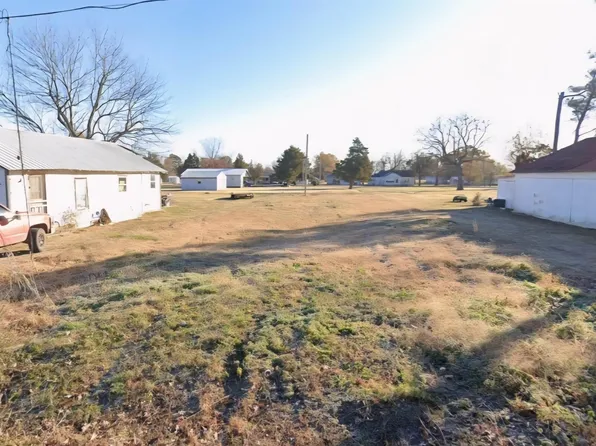1119 S Dodd St, Rector, AR 72461