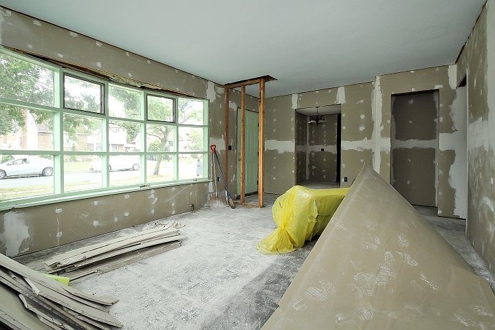 2nd image of 2401 South Cedar St