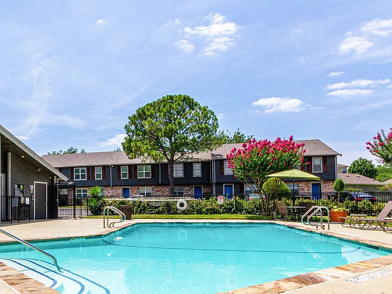 Park City Townhomes in Arlington, TX