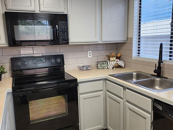 3rd image of 2422 N Ironwood Ridge Dr