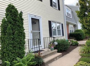 26 Tapping Reeve Vlg, Litchfield, CT 06759