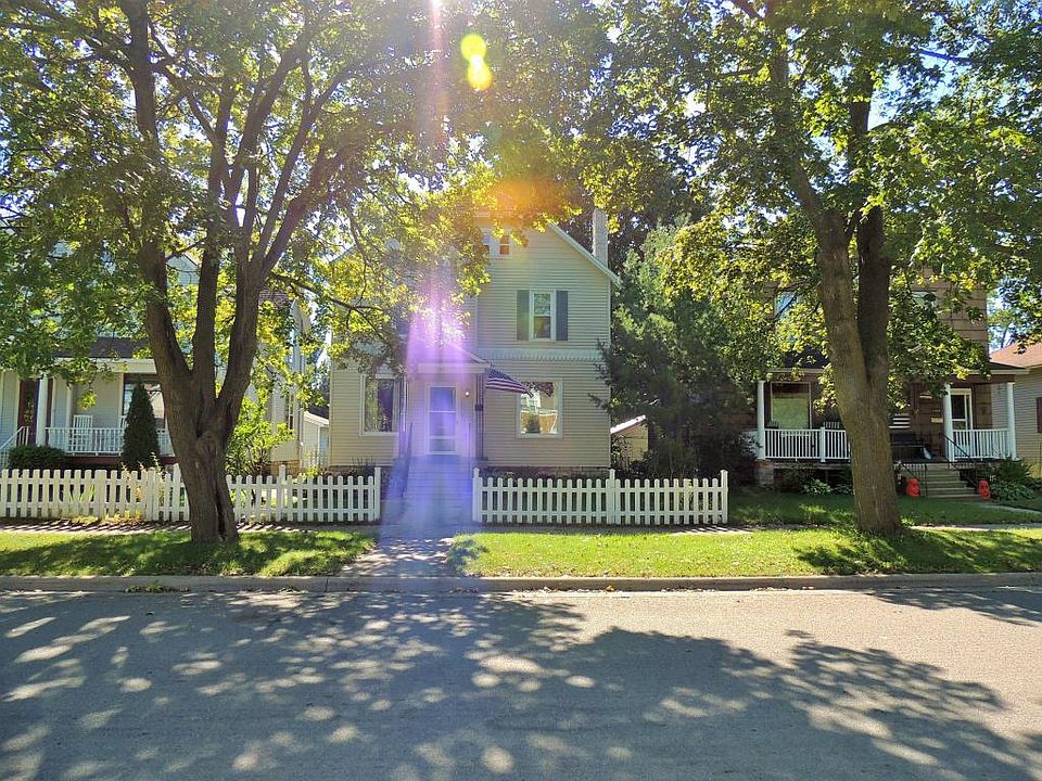 1455 Newberry Ave WI Zillow Apartments for Rent in