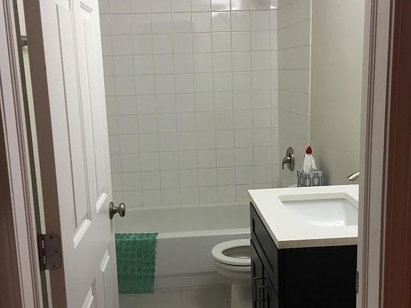 3rd image of 2520 W Leland Ave