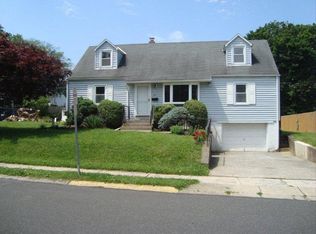 562 Tobias Dr, Hellertown, PA 18055