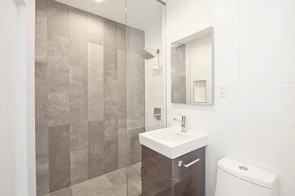 Rented by R New York | media 27