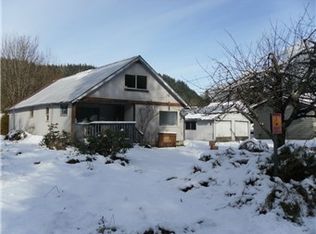 612 Old Cascade Hwy E, Skykomish, WA 98288