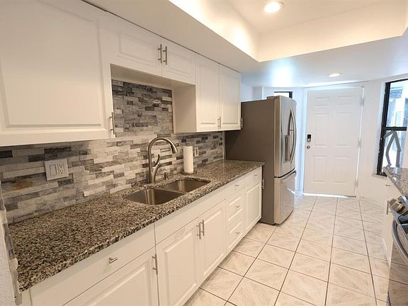 5th image of 1649 PENDLETON STREET
