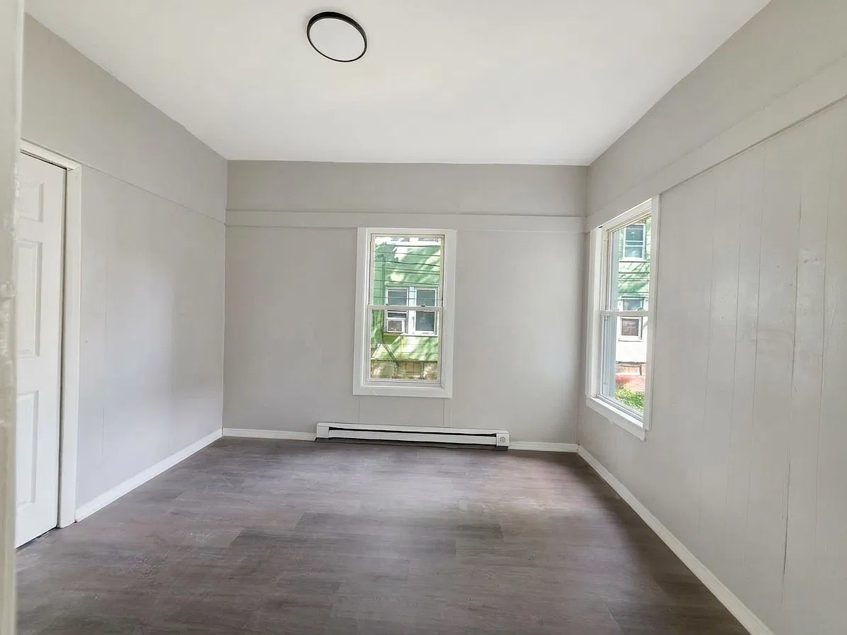 3 bed, 970 sqft, $1,450 — Photo 3