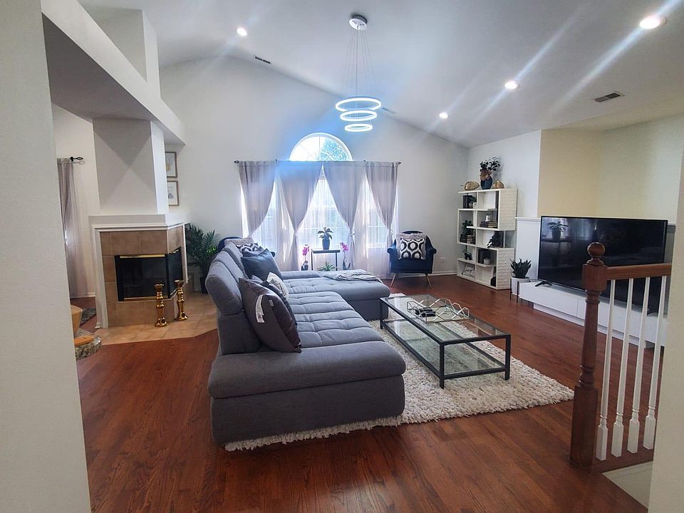 1st image of 2914 Stonewater Dr