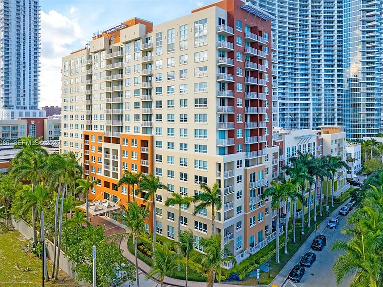2000 N Bayshore Dr #909 — Photo 38