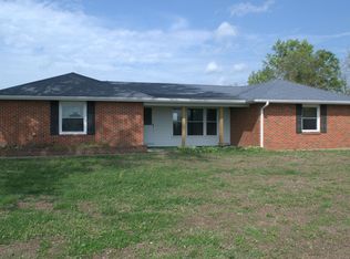 401 State Route H, Fayette, MO 65248