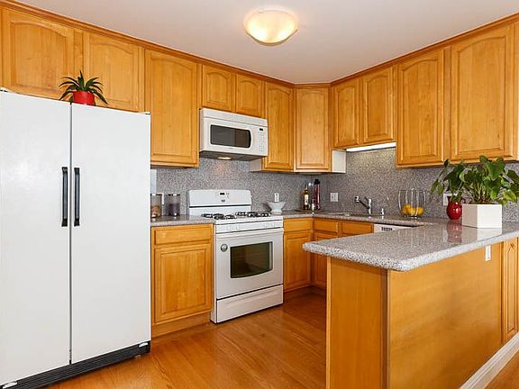5th image of 310 Cresta Vista Dr