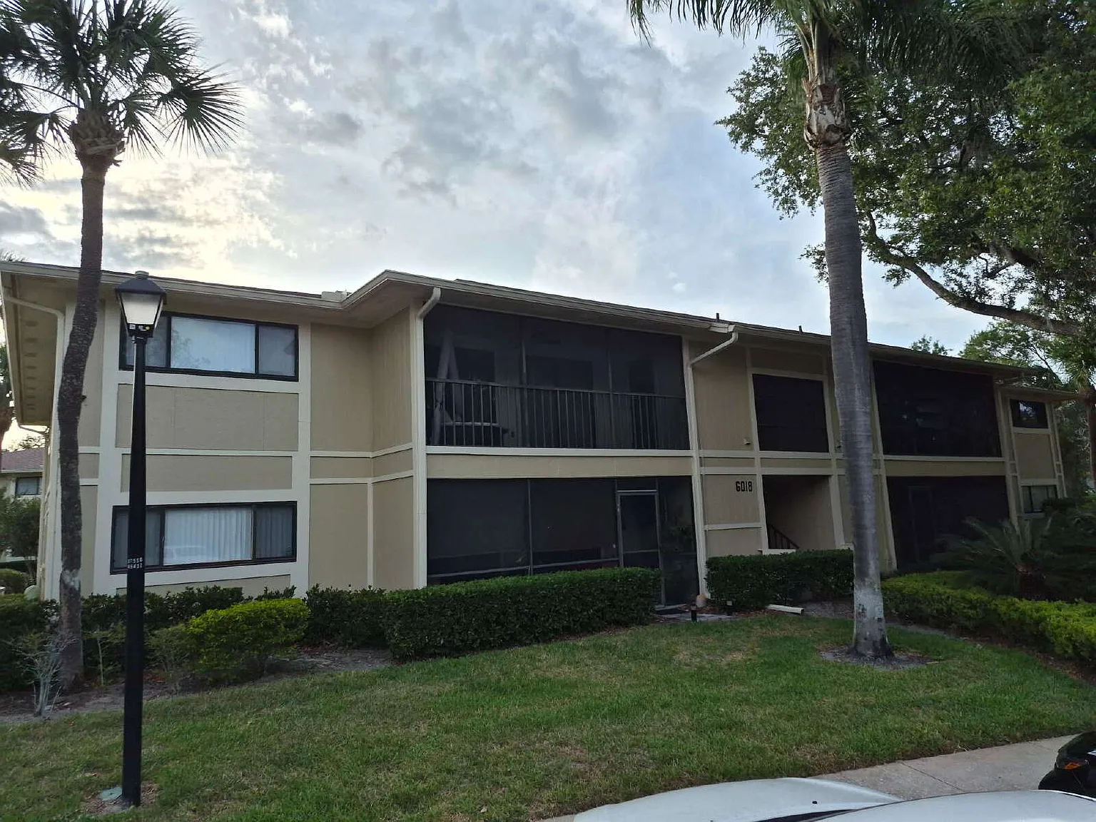 2 bed, 1.0 bath, 876 sqft, $1,450 — Photo 2