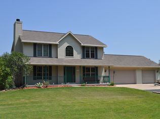 2530 Wilding Way, Suamico, WI 54173