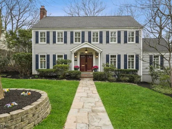 75 Tanglewood Dr, Summit City, NJ 07901