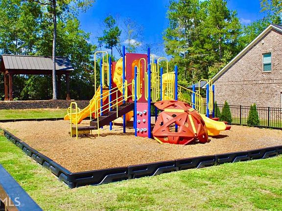4th image of 4639 River Hill Cir